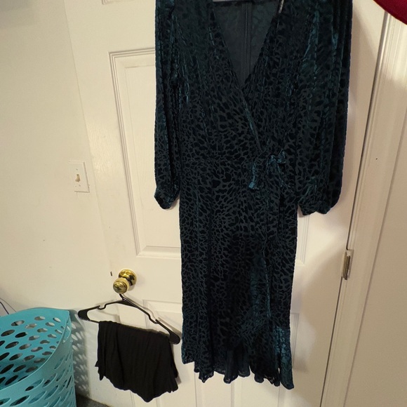 Calvin Klein Black Animal Print Long Sleeve Dress - Picture 3 of 3